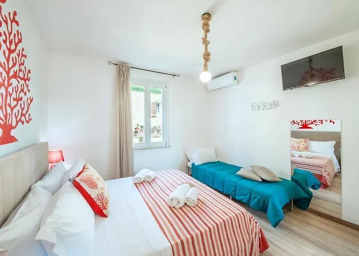 ゲストハウス Rocca Doria カステルサルド