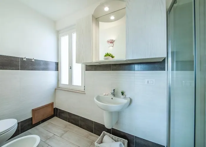 ゲストハウス Rocca Doria カステルサルド